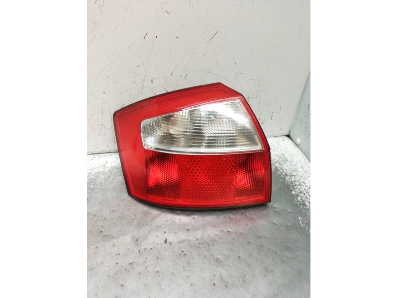 Recambio de piloto trasero izquierdo para audi a4 b6 (8e2) 2.0 referencia OEM IAM   2001