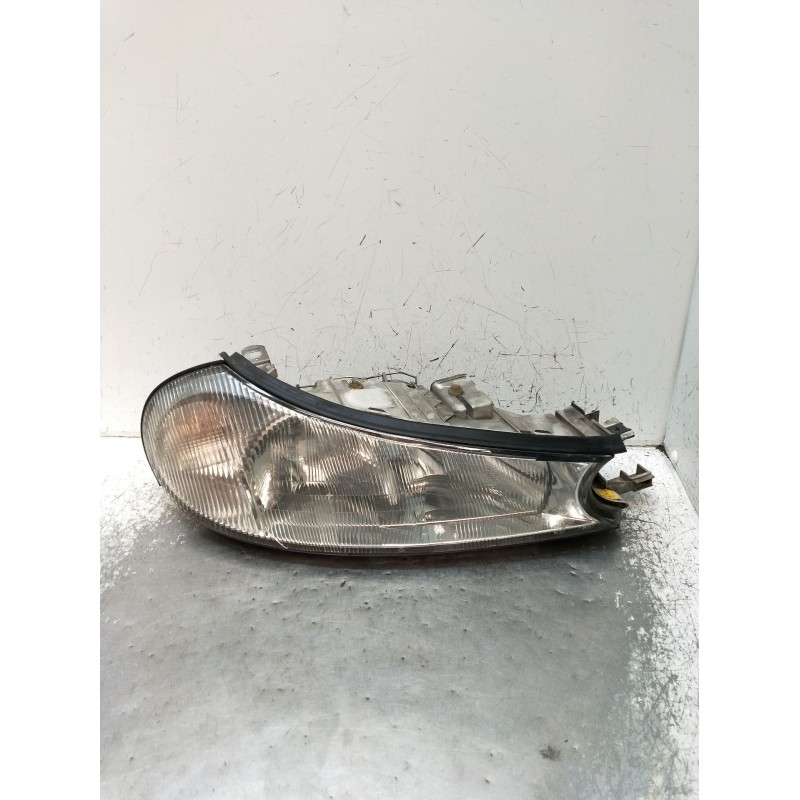 Recambio de faro derecho para ford mondeo ii sedán (bfp) 2.0 i referencia OEM IAM 0301098206  1997