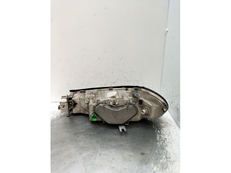Recambio de faro derecho para ford mondeo ii sedán (bfp) 2.0 i referencia OEM IAM 0301098206  1997