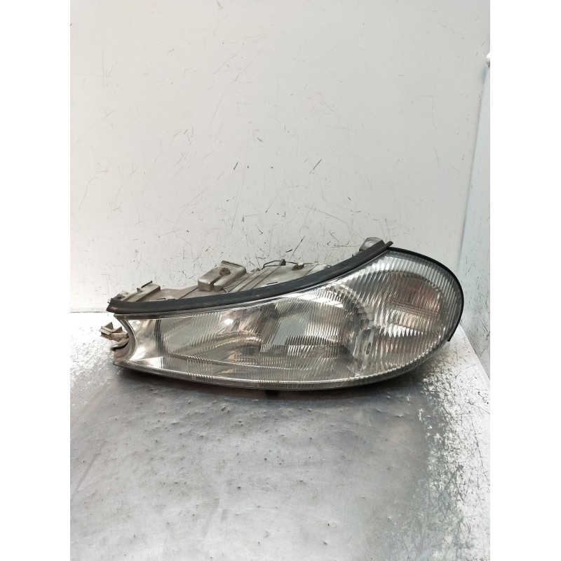Recambio de faro izquierdo para ford mondeo ii sedán (bfp) 2.0 i referencia OEM IAM 0301098205  1997