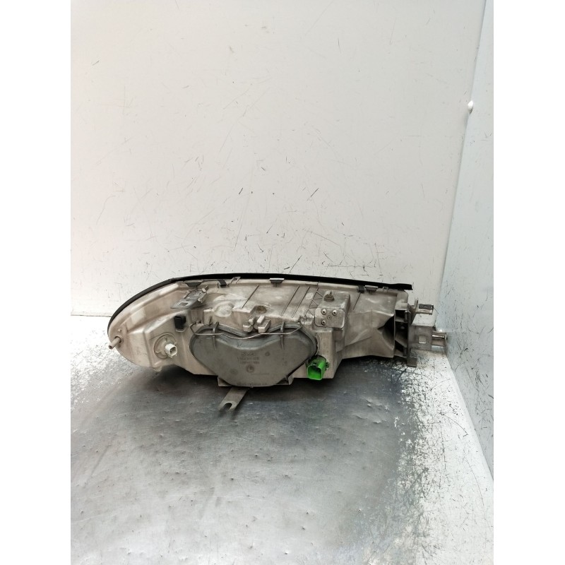 Recambio de faro izquierdo para ford mondeo ii sedán (bfp) 2.0 i referencia OEM IAM 0301098205  1997
