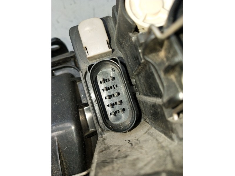 Recambio de faro derecho para audi a4 b6 (8e2) 2.0 referencia OEM IAM 8E0941004F 8E0990008F 2001