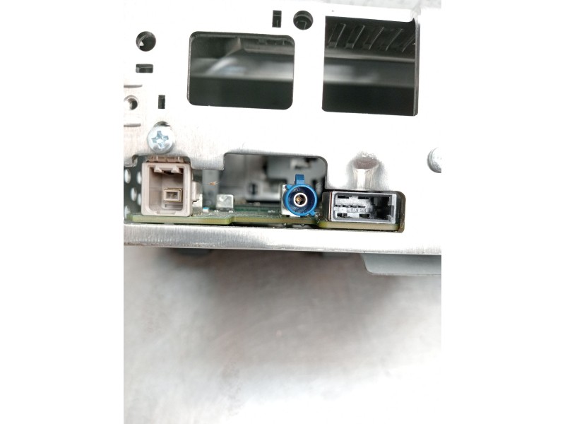 Recambio de pantalla multifuncion para kia ceed tourer (cd) 1.6 crdi 115 referencia OEM IAM 96160J7500WK 81SJC01663T 1488532 201