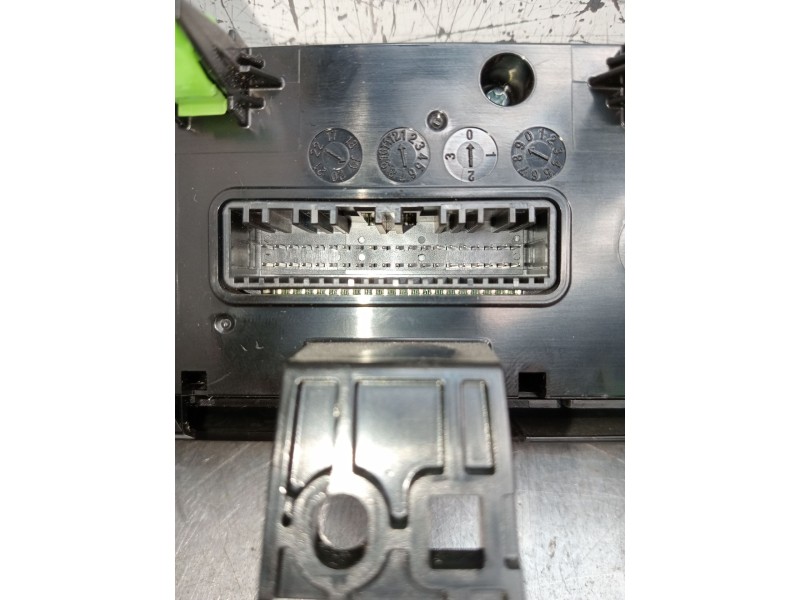 Recambio de mando calefaccion / aire acondicionado para kia ceed tourer (cd) 1.6 crdi 115 referencia OEM IAM 97250J7301 97250J7X
