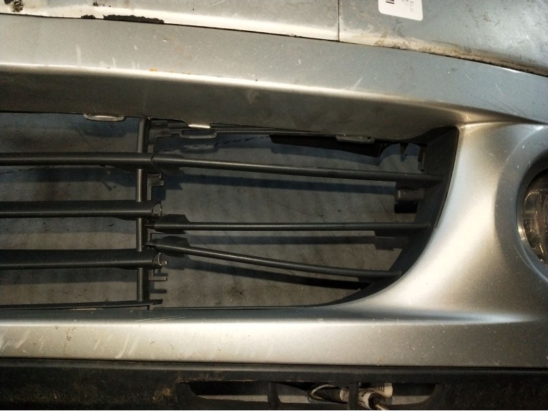 Recambio de paragolpes delantero para renault clio ii (bb_, cb_) 1.5 dci (b/cb08) referencia OEM IAM  VER FOTOS 