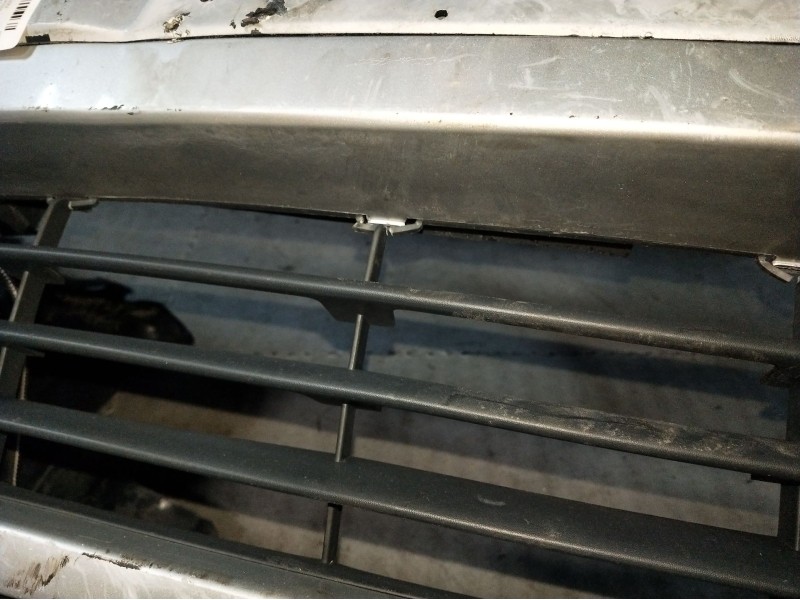 Recambio de paragolpes delantero para renault clio ii (bb_, cb_) 1.5 dci (b/cb08) referencia OEM IAM  VER FOTOS 