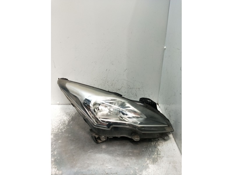 Recambio de faro derecho para peugeot 5008 (0u_, 0e_) 1.6 bluehdi 120 referencia OEM IAM 9805505380 89907700 2012
