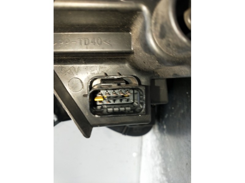 Recambio de faro derecho para peugeot 5008 (0u_, 0e_) 1.6 bluehdi 120 referencia OEM IAM 9805505380 89907700 2012