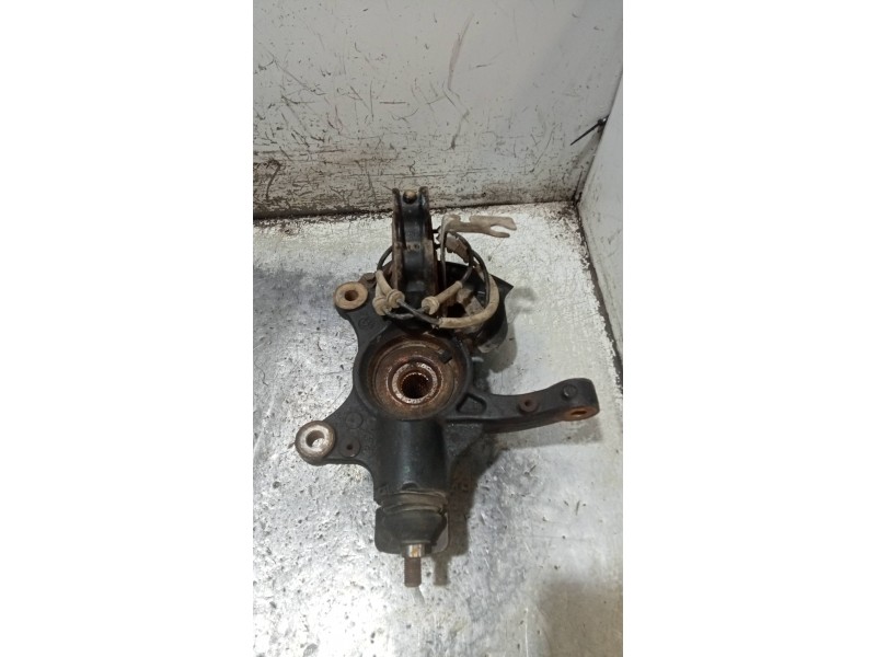 Recambio de mangueta delantera derecha para peugeot expert combi 2.0 blue-hdi fap referencia OEM IAM   