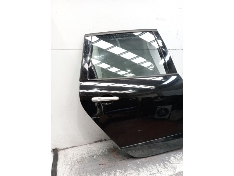 Recambio de puerta trasera derecha para renault scénic iii (jz0/1_) 1.5 dci referencia OEM IAM  5P 2009