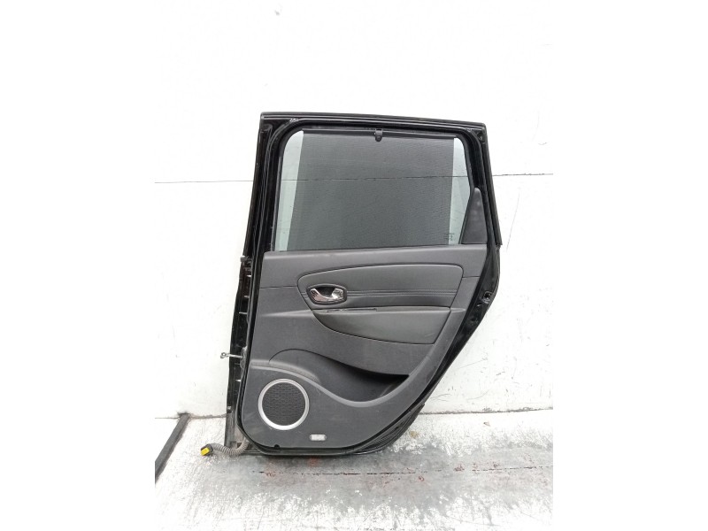 Recambio de puerta trasera derecha para renault scénic iii (jz0/1_) 1.5 dci referencia OEM IAM  5P 2009