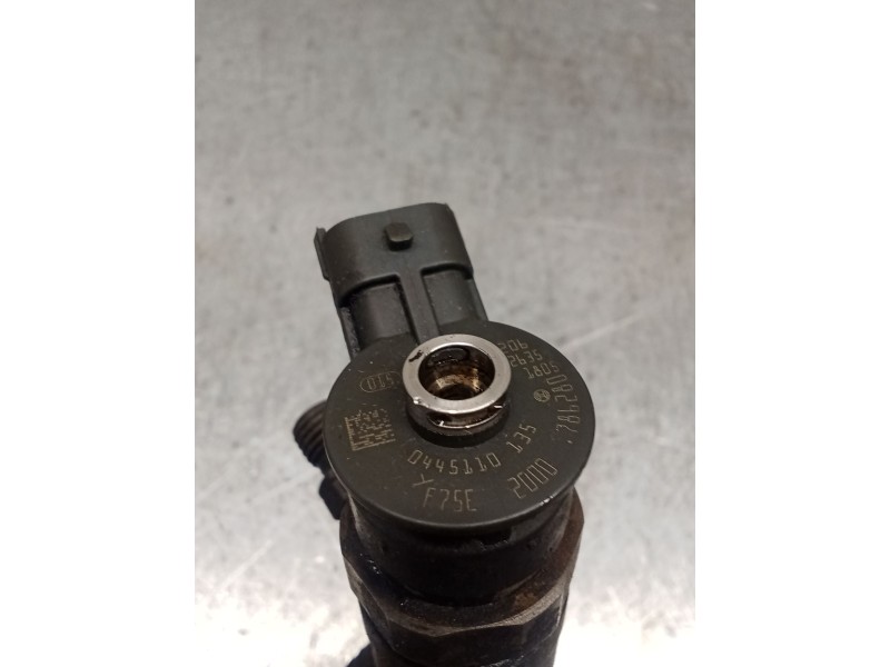 Recambio de inyector para peugeot 206 hatchback (2a/c) 1.4 hdi eco 70 referencia OEM IAM 0445110135 786280 BOSCH