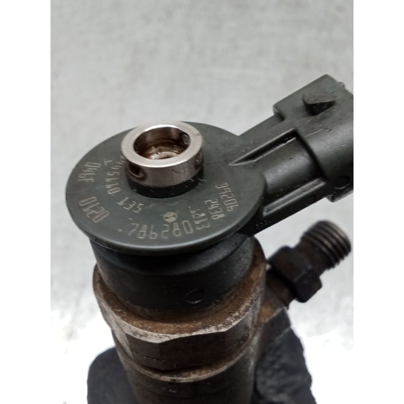 Recambio de inyector para peugeot 206 hatchback (2a/c) 1.4 hdi eco 70 referencia OEM IAM 0445110135 786280 BOSCH