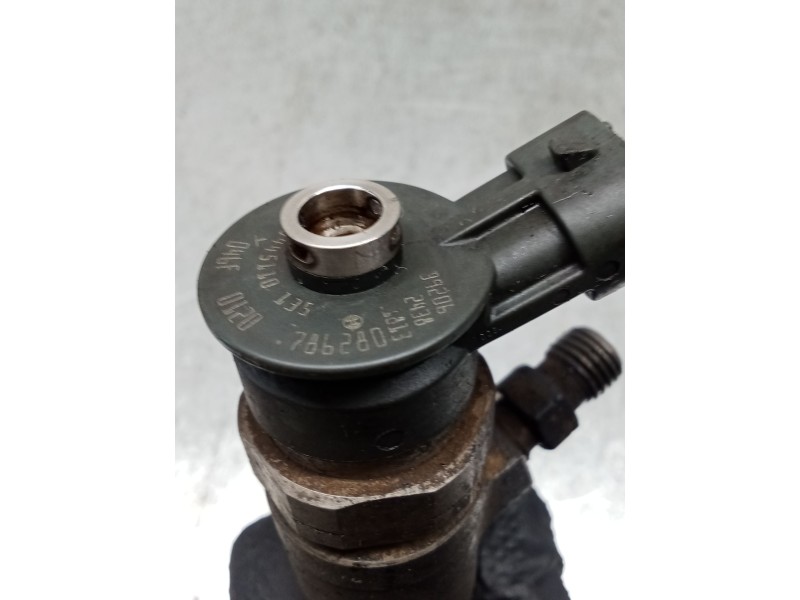 Recambio de inyector para peugeot 206 hatchback (2a/c) 1.4 hdi eco 70 referencia OEM IAM 0445110135 786280 BOSCH