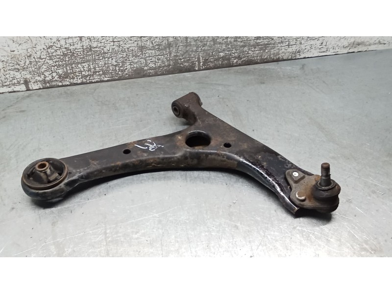 Recambio de brazo suspension inferior delantero derecho para toyota corolla (_e12_) 1.6 vvt-i (zze121_) referencia OEM IAM   04
