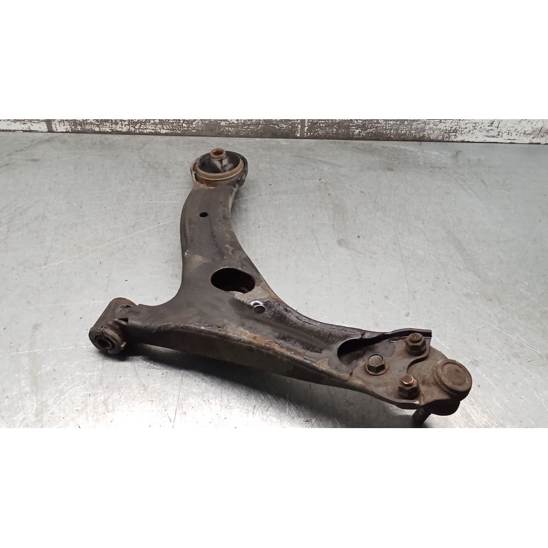 Recambio de brazo suspension inferior delantero derecho para toyota corolla (_e12_) 1.6 vvt-i (zze121_) referencia OEM IAM   04