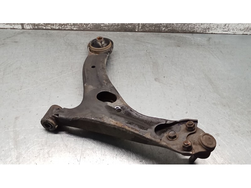 Recambio de brazo suspension inferior delantero derecho para toyota corolla (_e12_) 1.6 vvt-i (zze121_) referencia OEM IAM   04