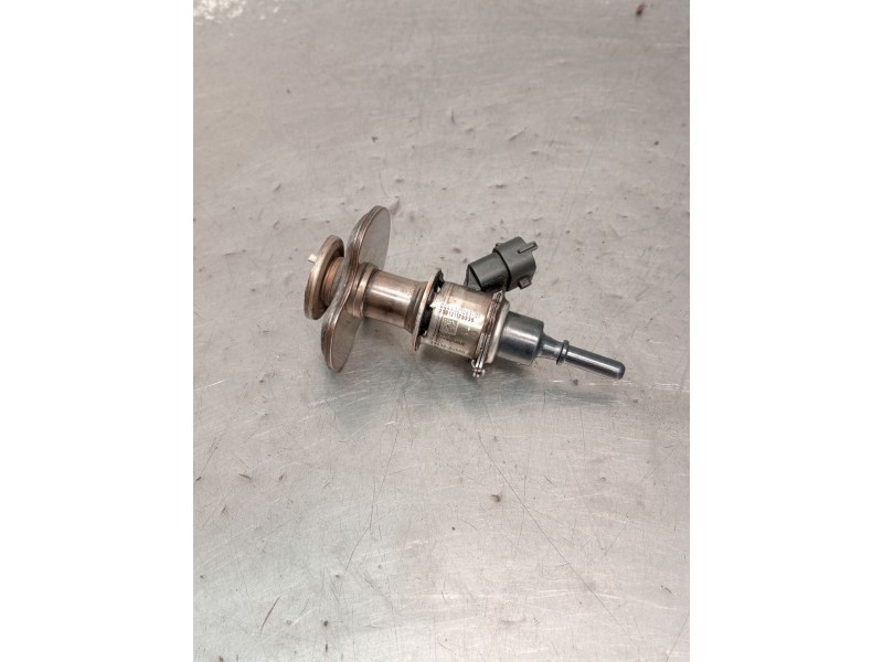 Recambio de inyector para kia ceed tourer (cd) 1.6 crdi 115 referencia OEM IAM 044402106301 296302U000 200121175535 2018