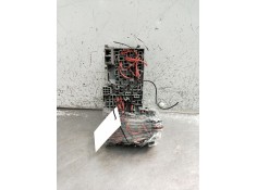 Recambio de caja reles / fusibles para opel corsa c blue line referencia OEM IAM 13142780 13CDTI 2003
