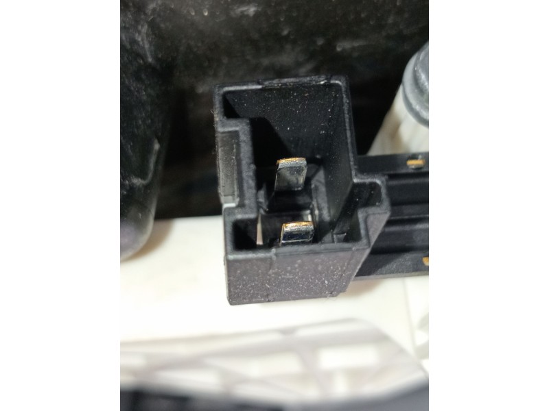 Recambio de elevalunas trasero derecho para mercedes-benz clase c (w206) c 200 d (206.003) referencia OEM IAM 9128544 4P. 