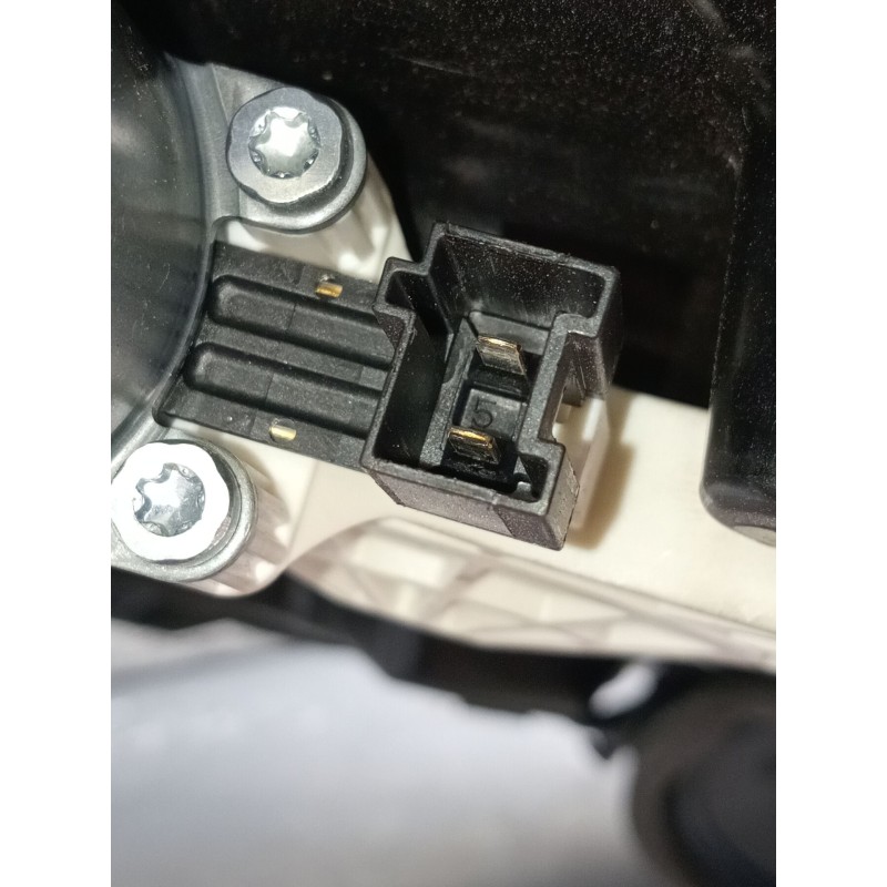Recambio de elevalunas delantero izquierdo para mercedes-benz clase c (w206) c 200 d (206.003) referencia OEM IAM A2067228700 4P
