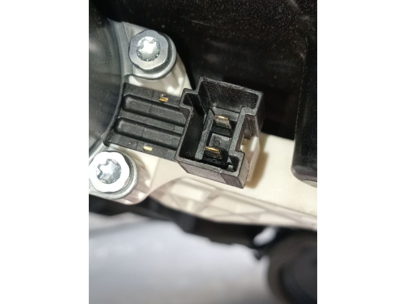 Recambio de elevalunas delantero izquierdo para mercedes-benz clase c (w206) c 200 d (206.003) referencia OEM IAM A2067228700 4P