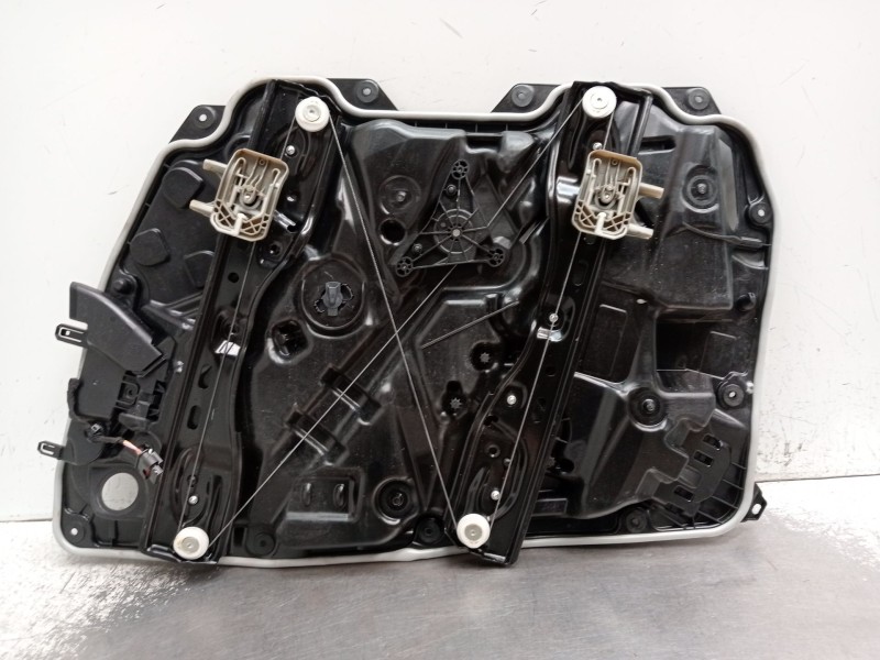 Recambio de elevalunas delantero izquierdo para mercedes-benz clase c (w206) c 200 d (206.003) referencia OEM IAM A2067228700 4P