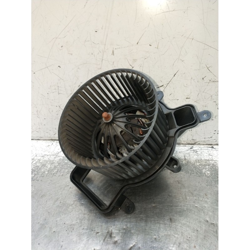 Recambio de motor calefaccion para peugeot 5008 (0u_, 0e_) 1.6 bluehdi 120 referencia OEM IAM T3953002  2012