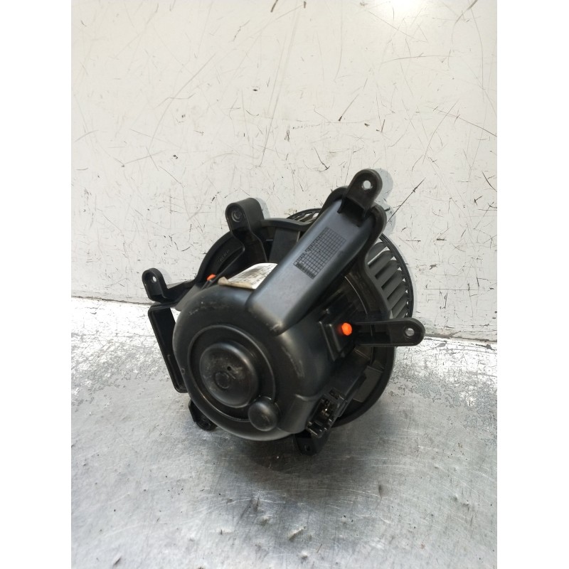 Recambio de motor calefaccion para peugeot 5008 (0u_, 0e_) 1.6 bluehdi 120 referencia OEM IAM T3953002  2012
