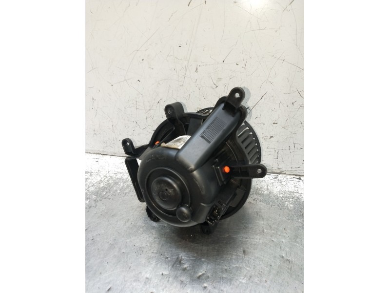 Recambio de motor calefaccion para peugeot 5008 (0u_, 0e_) 1.6 bluehdi 120 referencia OEM IAM T3953002  2012