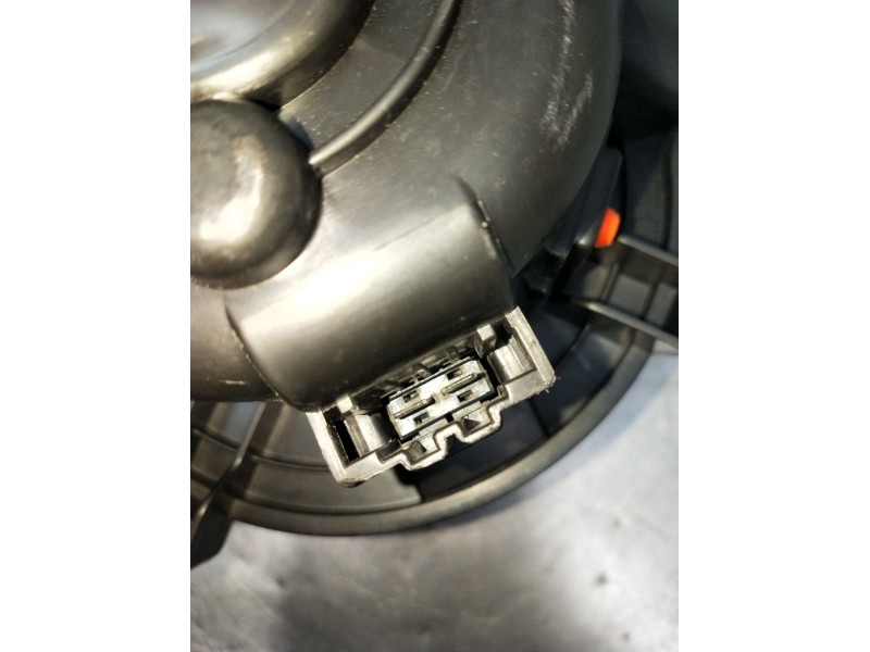Recambio de motor calefaccion para peugeot 5008 (0u_, 0e_) 1.6 bluehdi 120 referencia OEM IAM T3953002  2012