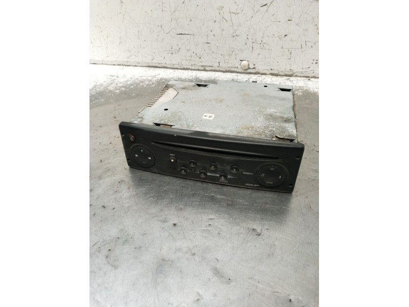 Recambio de sistema audio / radio cd para renault kangoo express (fc0/1_) 1.5 dci (fc1e) referencia OEM IAM 8200633634  2002