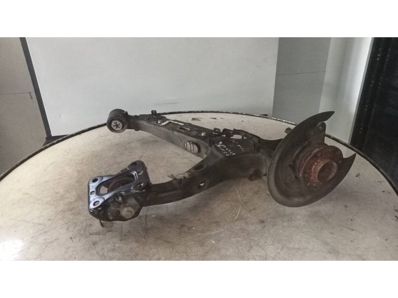 Recambio de mangueta trasera izquierda para peugeot expert combi 2.0 blue-hdi fap referencia OEM IAM 9807505080  