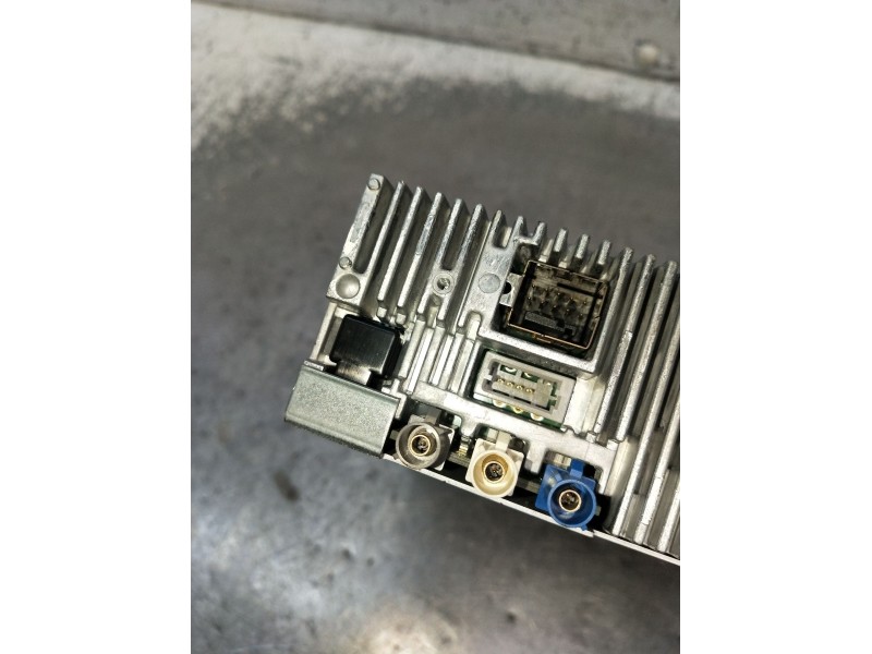 Recambio de sistema audio / radio cd para peugeot 5008 (0u_, 0e_) 1.6 bluehdi 120 referencia OEM IAM 98083777XT  2012