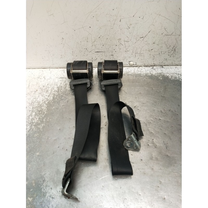 Recambio de juego cinturones trasero para opel zafira / zafira family b (a05) 1.9 cdti (m75) referencia OEM IAM   2005