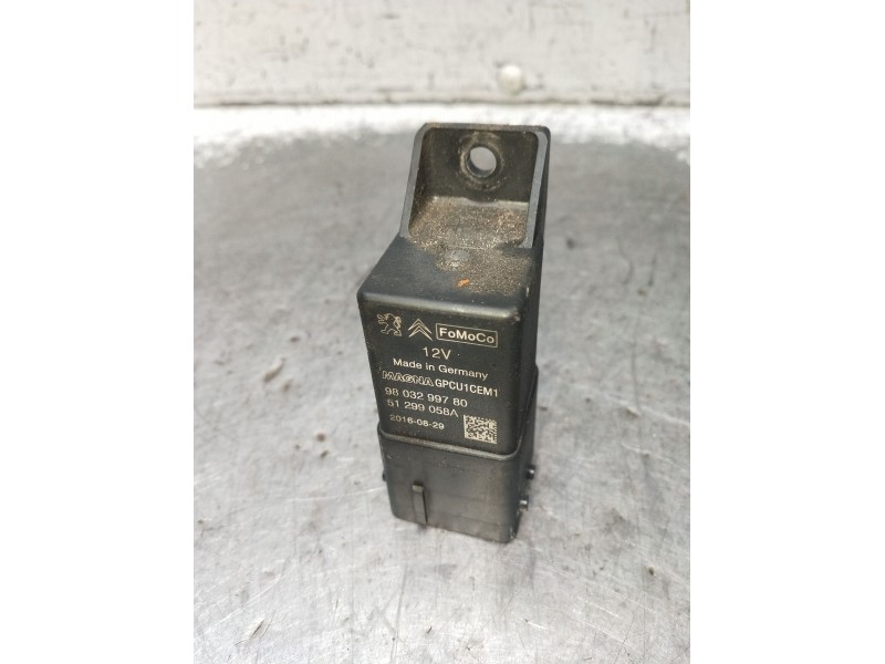 Recambio de caja precalentamiento para peugeot 5008 (0u_, 0e_) 1.6 bluehdi 120 referencia OEM IAM 9803299780 51299058A 2012