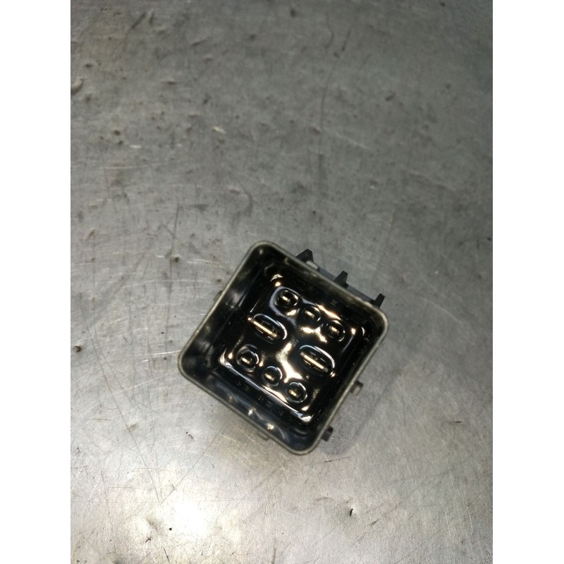 Recambio de caja precalentamiento para peugeot 5008 (0u_, 0e_) 1.6 bluehdi 120 referencia OEM IAM 9803299780 51299058A 2012