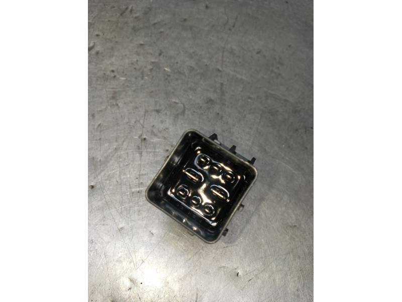 Recambio de caja precalentamiento para peugeot 5008 (0u_, 0e_) 1.6 bluehdi 120 referencia OEM IAM 9803299780 51299058A 2012