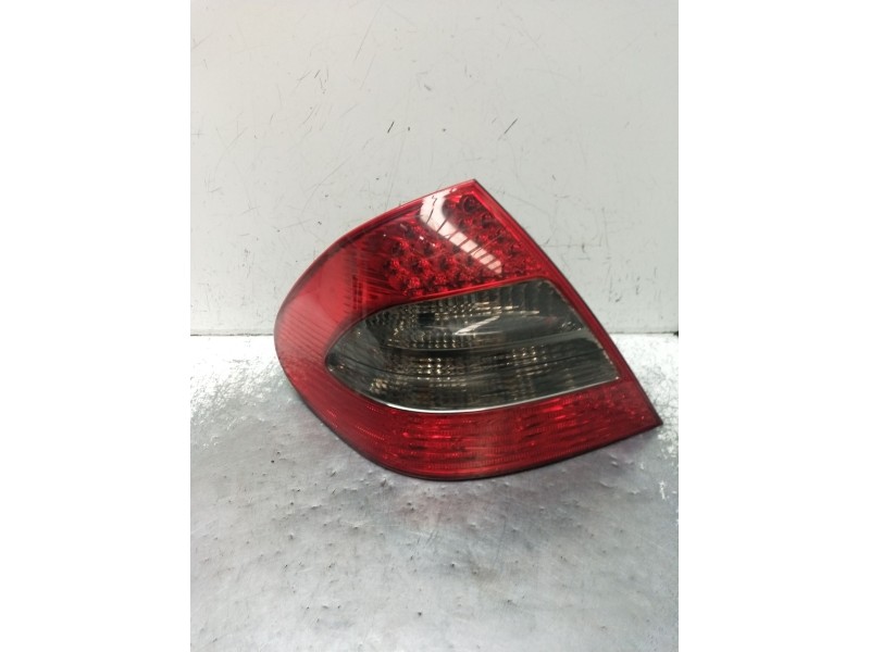 Recambio de piloto trasero izquierdo para mercedes-benz clase e (w211) e 220 cdi (211.008) referencia OEM IAM A2118202564 334509