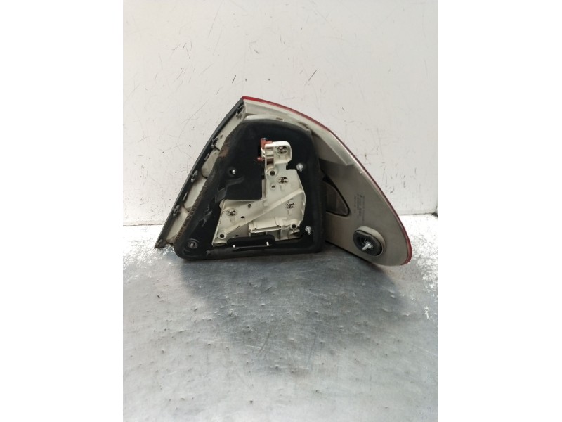 Recambio de piloto trasero izquierdo para mercedes-benz clase e (w211) e 220 cdi (211.008) referencia OEM IAM A2118202564 334509