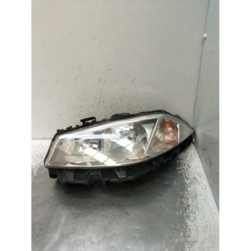 Recambio de faro izquierdo para renault megane ii (bm0/1_, cm0/1_) 1.5 dci (bm02, bm13, bm2a, cm02, cm13) referencia OEM IAM 820