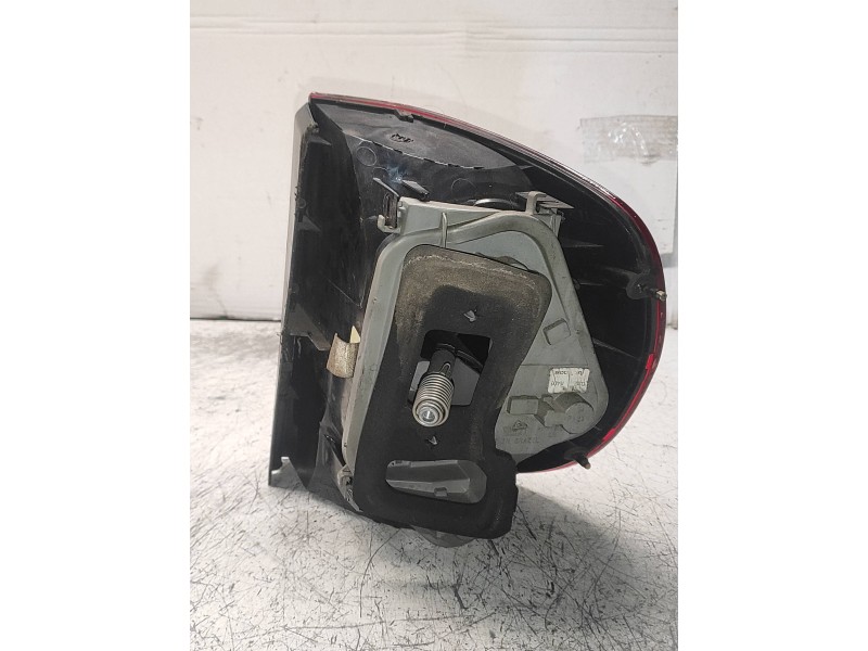 Recambio de piloto trasero izquierdo para volkswagen fox (5z1) básico referencia OEM IAM 5Z0945095A  