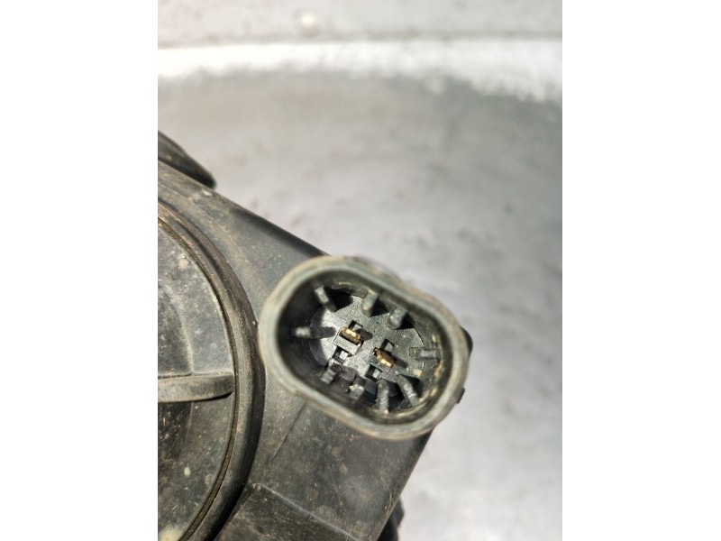 Recambio de faro antiniebla derecho para opel zafira / zafira family b (a05) 1.9 cdti (m75) referencia OEM IAM   2005