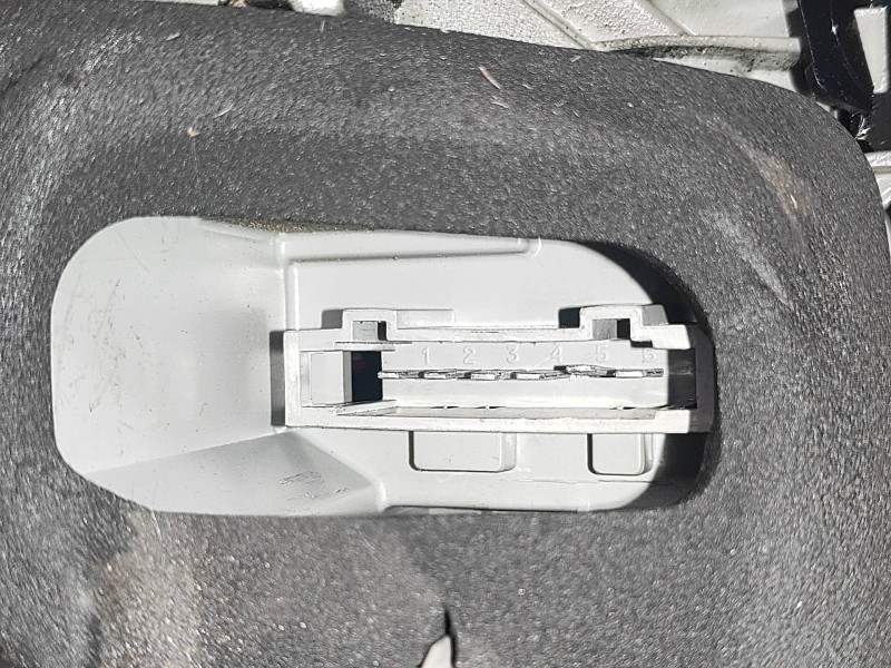 Recambio de piloto trasero izquierdo para volkswagen fox (5z1) básico referencia OEM IAM 5Z0945095A  