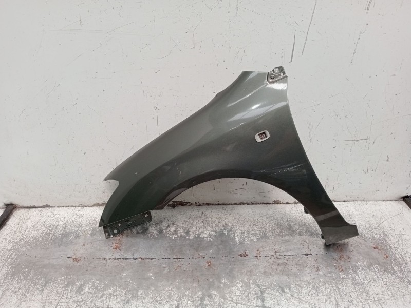Recambio de aleta delantera izquierda para toyota corolla (_e12_) 1.6 vvt-i (zze121_) referencia OEM IAM   2004