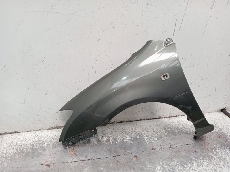 Recambio de aleta delantera izquierda para toyota corolla (_e12_) 1.6 vvt-i (zze121_) referencia OEM IAM   2004