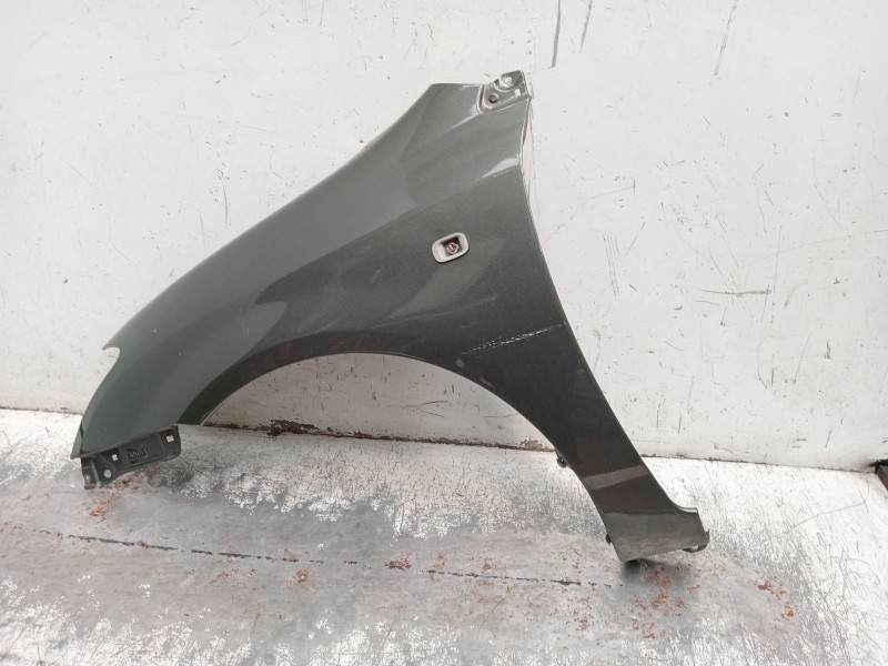 Recambio de aleta delantera izquierda para toyota corolla (_e12_) 1.6 vvt-i (zze121_) referencia OEM IAM   2004