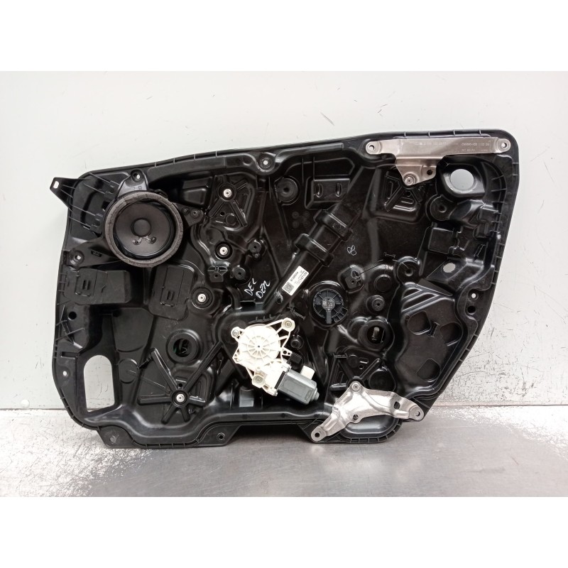 Recambio de elevalunas delantero derecho para mercedes-benz clase c (w206) c 200 d (206.003) referencia OEM IAM A2067228800 4P. 