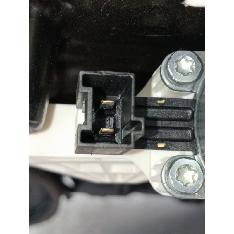 Recambio de elevalunas delantero derecho para mercedes-benz clase c (w206) c 200 d (206.003) referencia OEM IAM A2067228800 4P. 