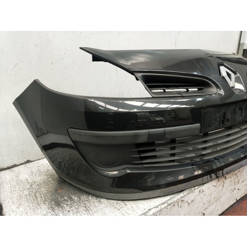 Recambio de paragolpes delantero para renault clio iii (br0/1, cr0/1) 1.2 16v (br02, br0j, br11, cr02, cr0j, cr11) referencia OE